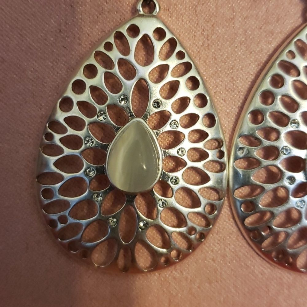 Lucky Brand Pierced Earrings - Picture 4 of 6